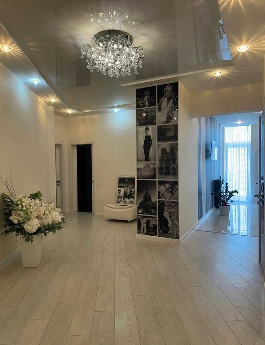 Luxury 3-room apartment for sale in the Ultra Botanical Garden Pa residential complex