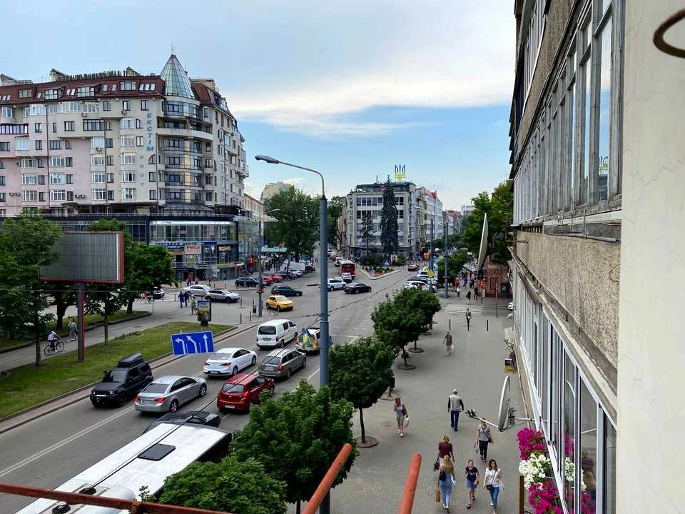 Apartment. Ivano-Frankivsk, Nezalezhnosti St.