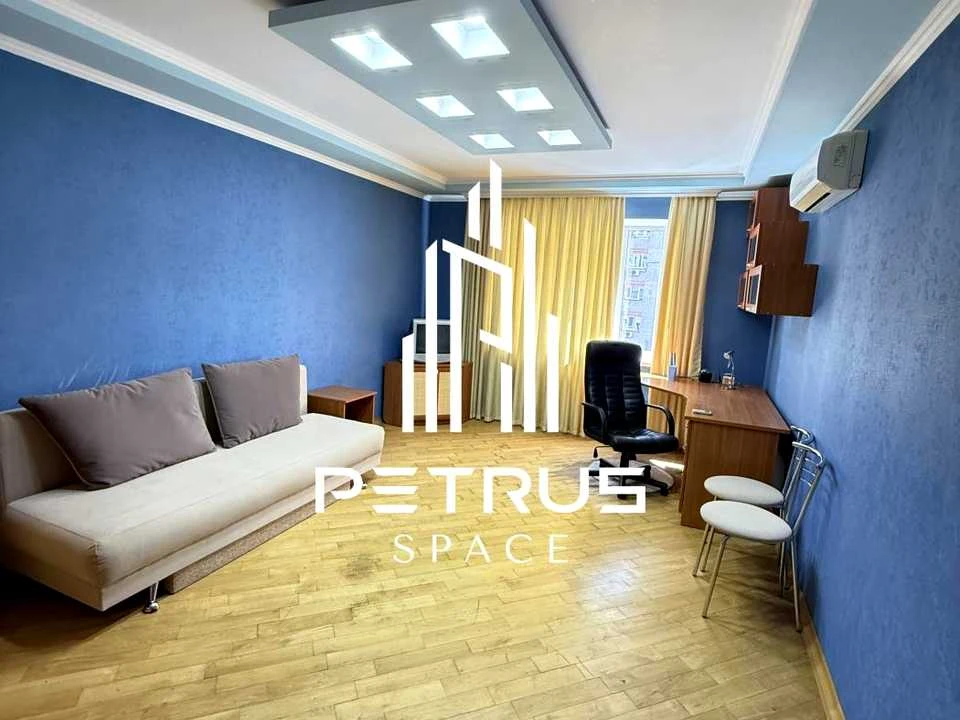 Квартира. Киев, улица Ревуцкого