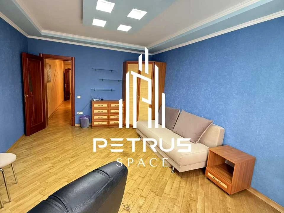 Квартира. Киев, улица Ревуцкого
