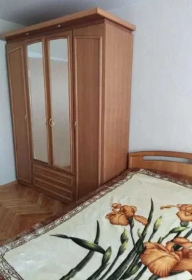 •• 2-кімнатна квартира по вул. Віктора Ярмоли