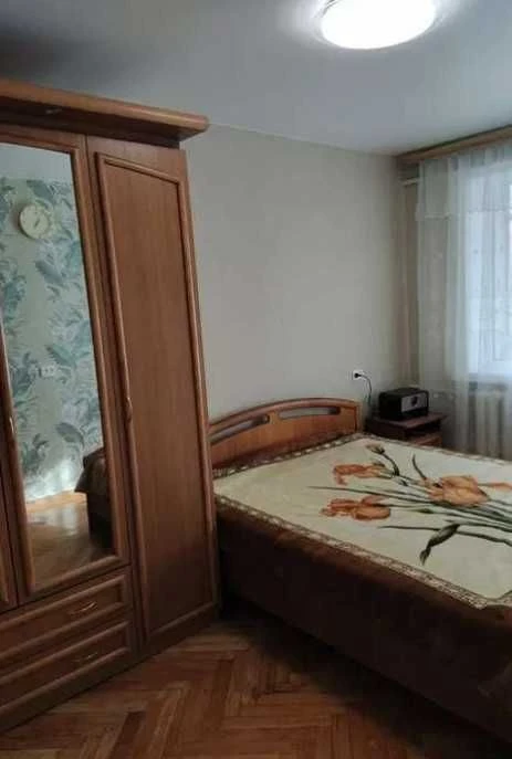 •• 2-кімнатна квартира по вул. Віктора Ярмоли