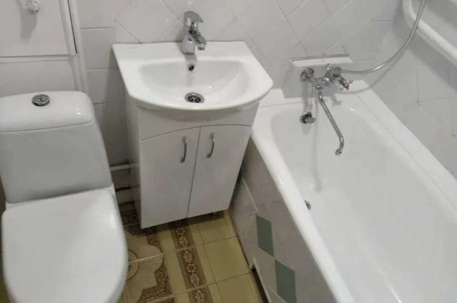 •• 2-кімнатна квартира по вул. Віктора Ярмоли