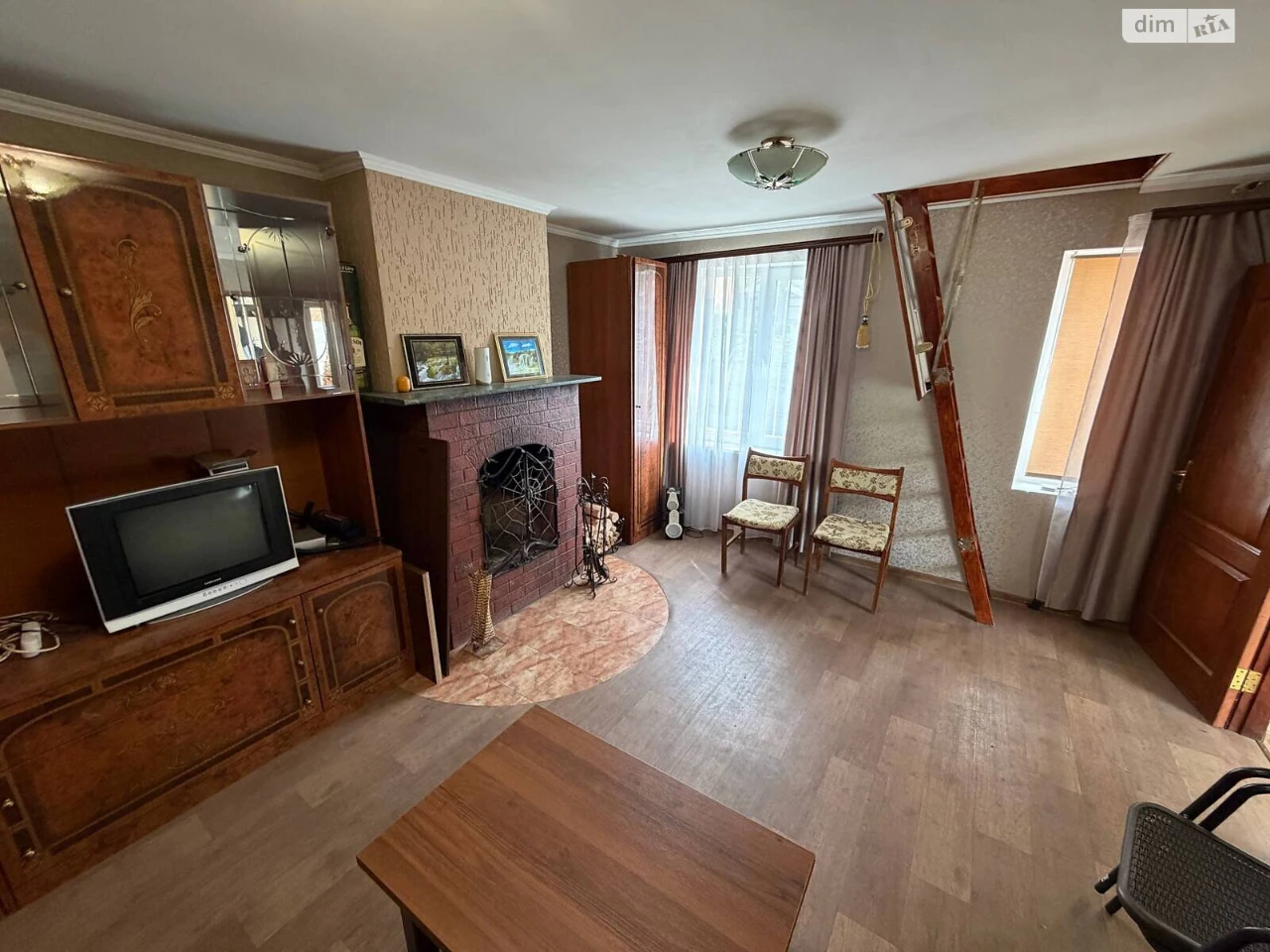 Sale: Podil District House