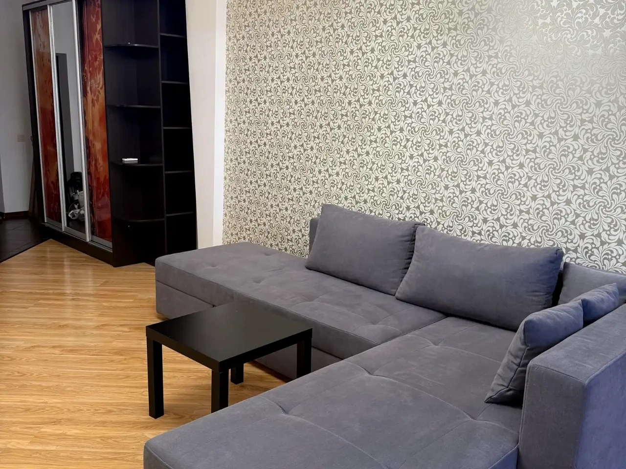 Rent 1-bedroom apartment 63 m² on the 18/25 floor