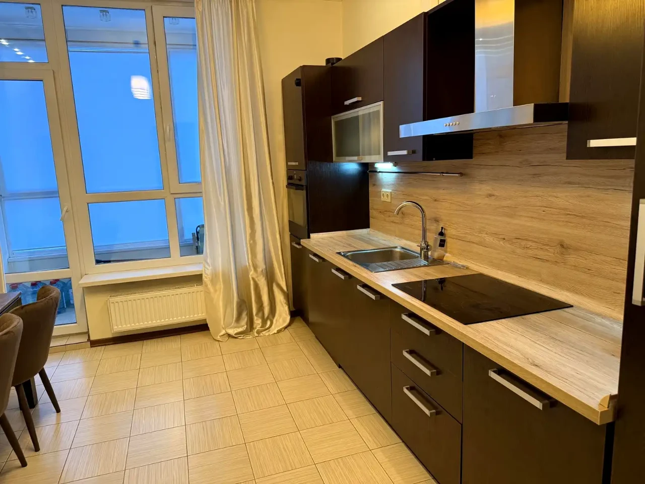 Rent 1-bedroom apartment 63 m² on the 18/25 floor