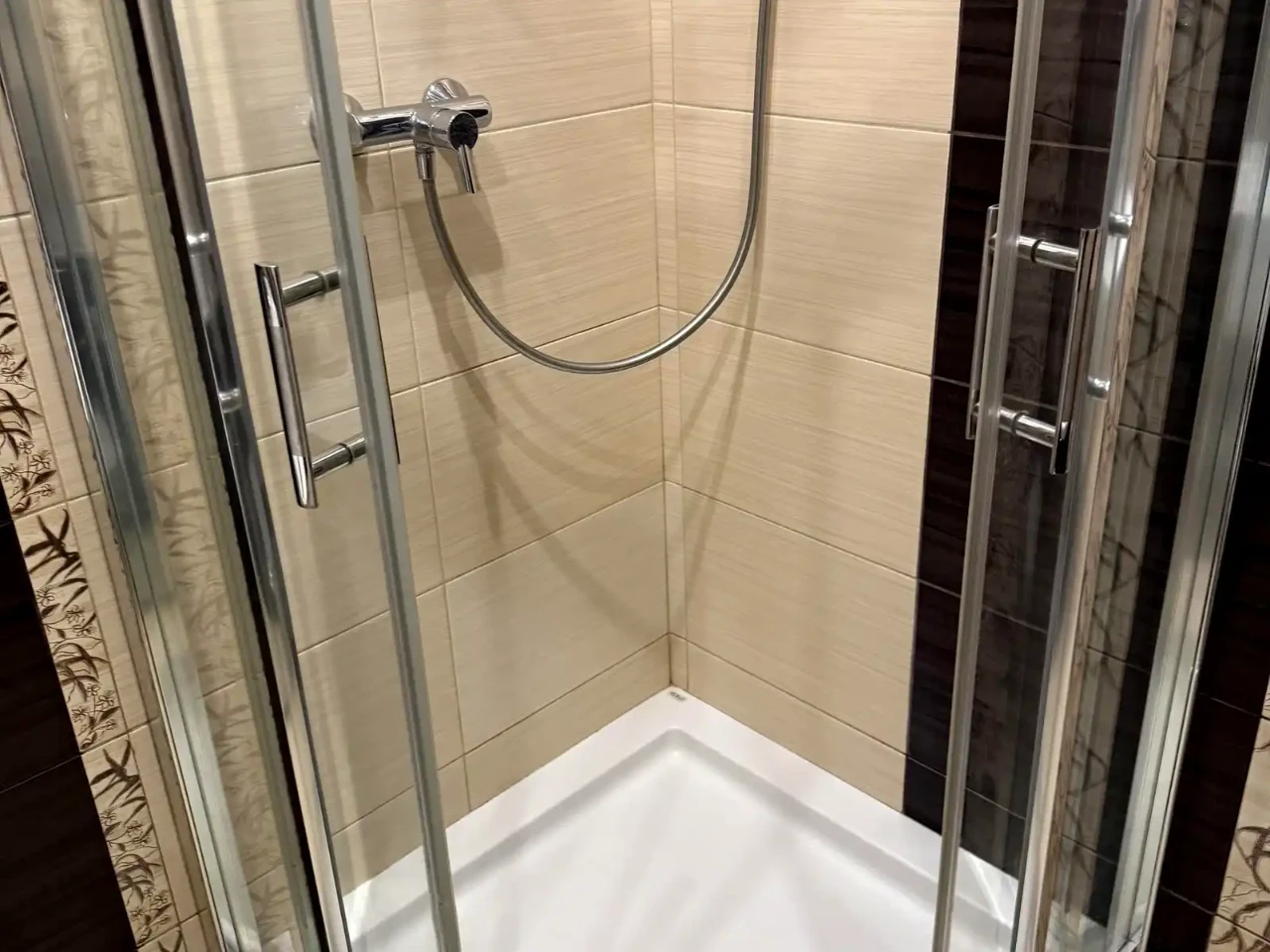 Rent 1-bedroom apartment 63 m² on the 18/25 floor