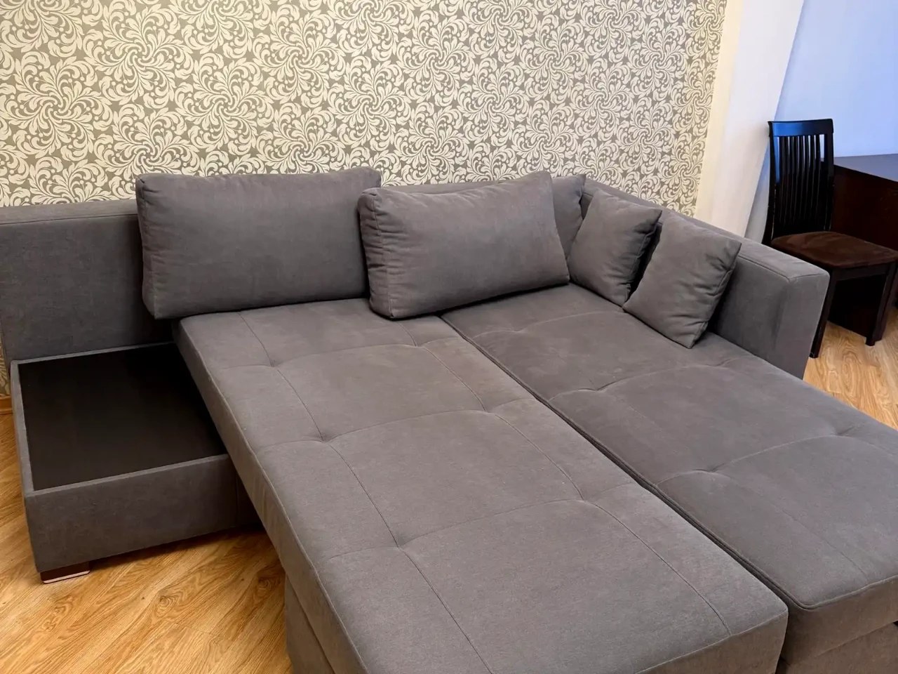 Rent 1-bedroom apartment 63 m² on the 18/25 floor