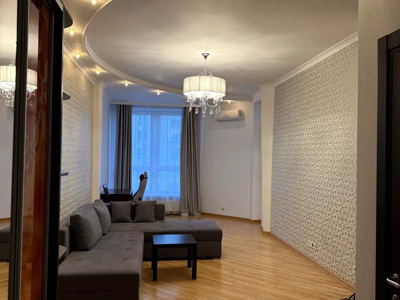 Rent 1-bedroom apartment 63 m² on the 18/25 floor