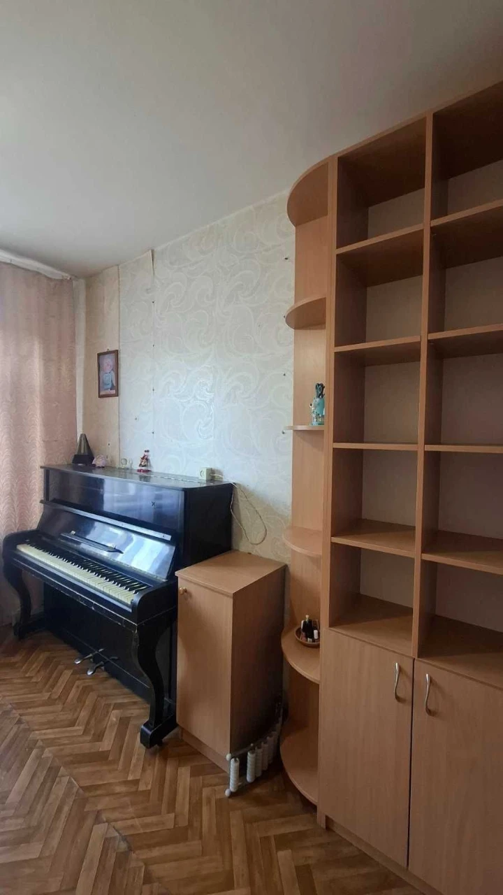 3-bedroom apartment for sale, 64 sq m, in the Victory-6 residential area
