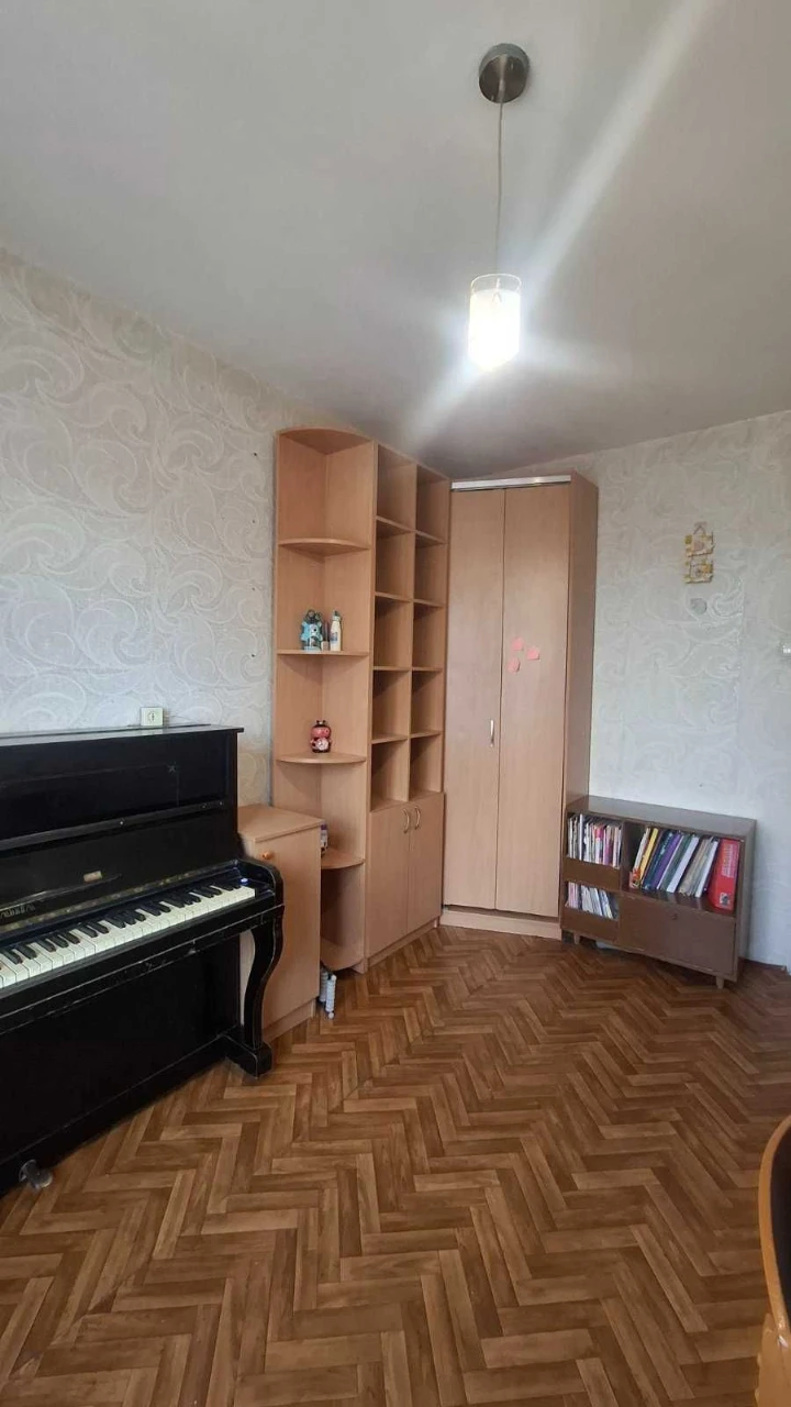 3-bedroom apartment for sale, 64 sq m, in the Victory-6 residential area