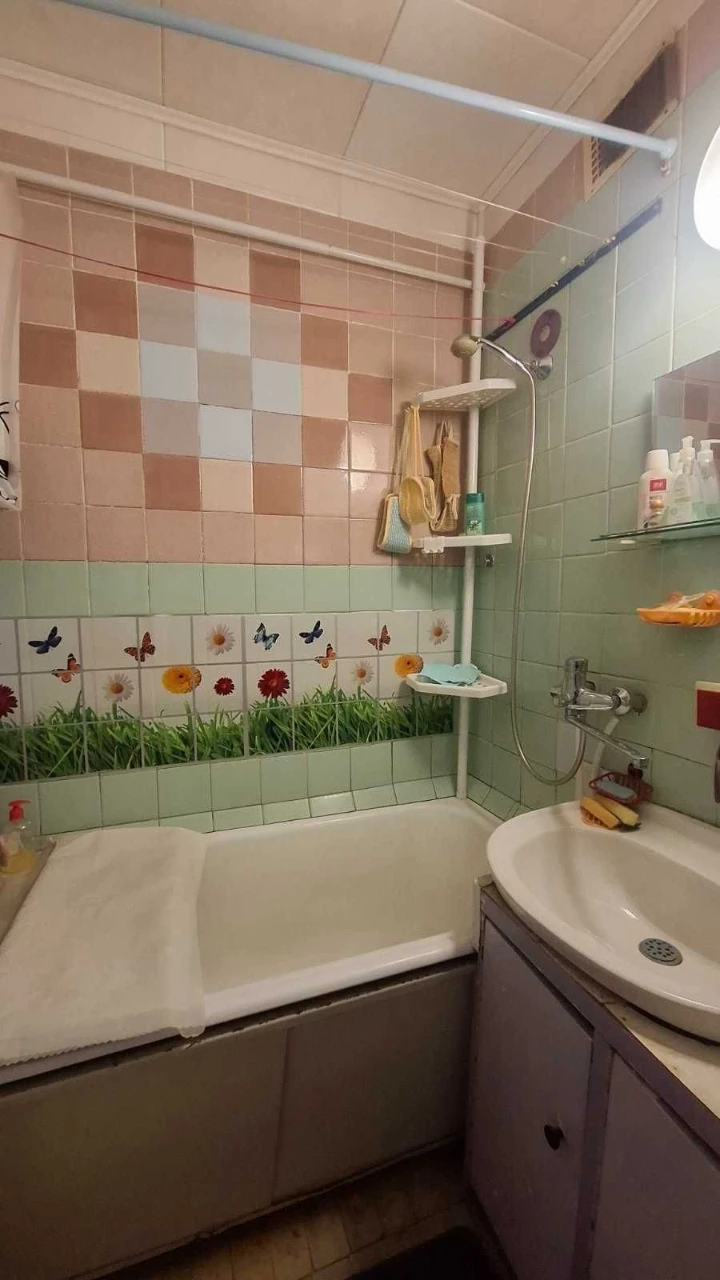 3-bedroom apartment for sale, 64 sq m, in the Victory-6 residential area