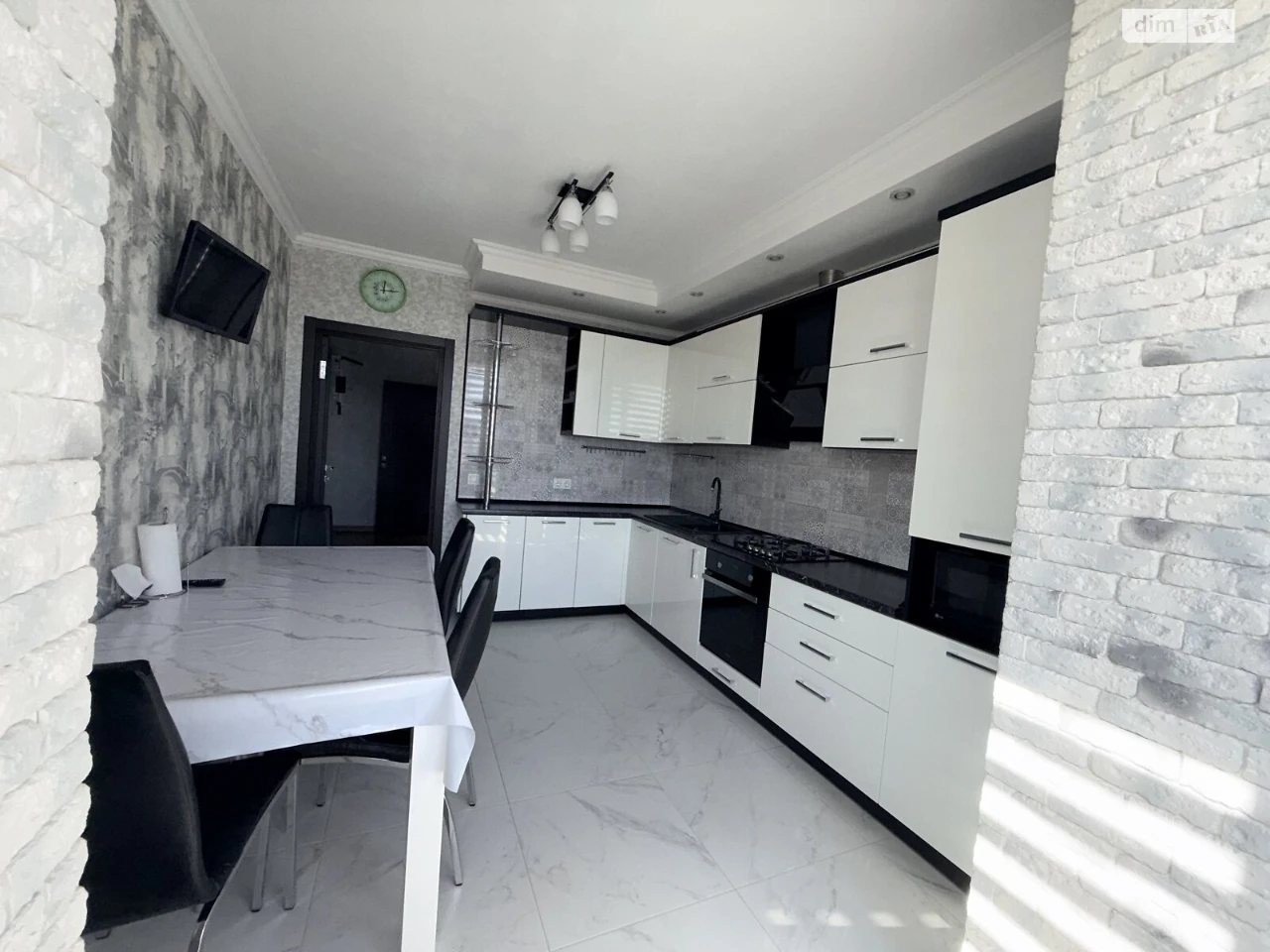 Apartment for Sale: Old Town