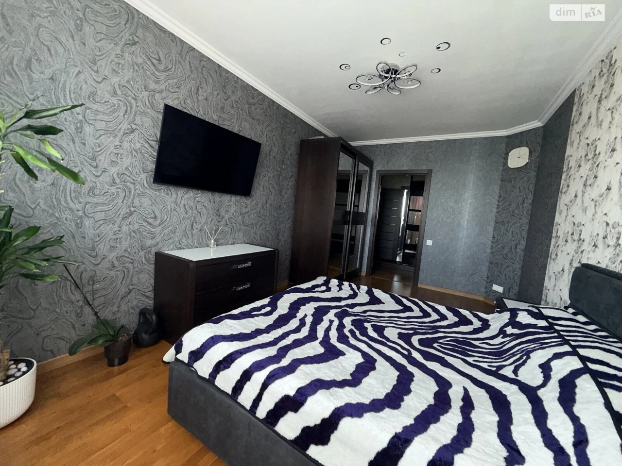 Apartment for Sale: Old Town