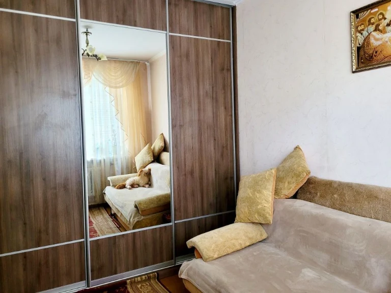 Продам 2 кімнати з ремонтом