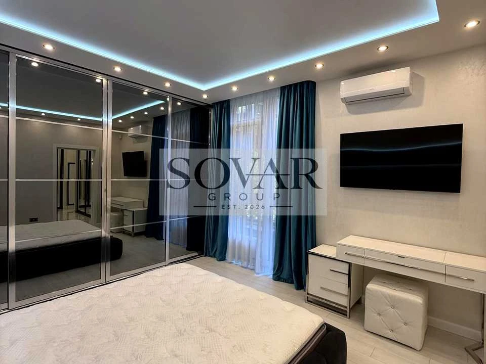 Apartment. John McKenna Street, Kyiv