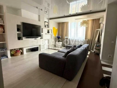 Apartment. Sribnokilska St., Kyiv