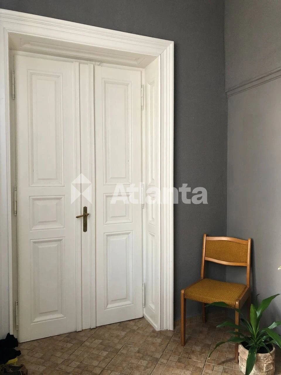 Sale of a spacious apartment on Lychakivska Street