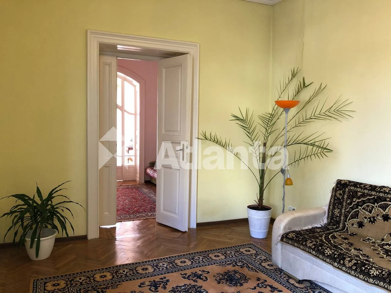 Sale of a spacious apartment on Lychakivska Street