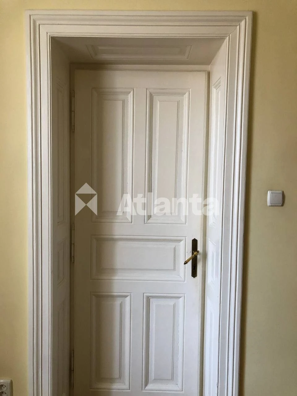 Sale of a spacious apartment on Lychakivska Street
