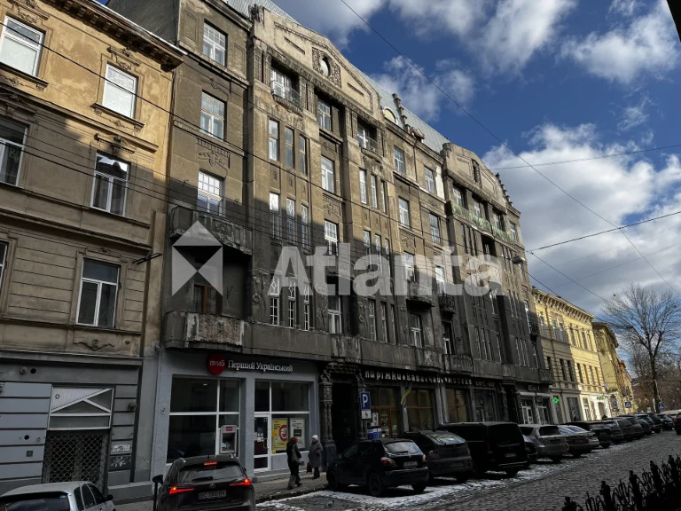 Продаж квартири з авторським ремонтом в центрі в австрійсько