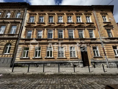 Sale of a 3-room apartment on Kotlary Street, 1st floor.