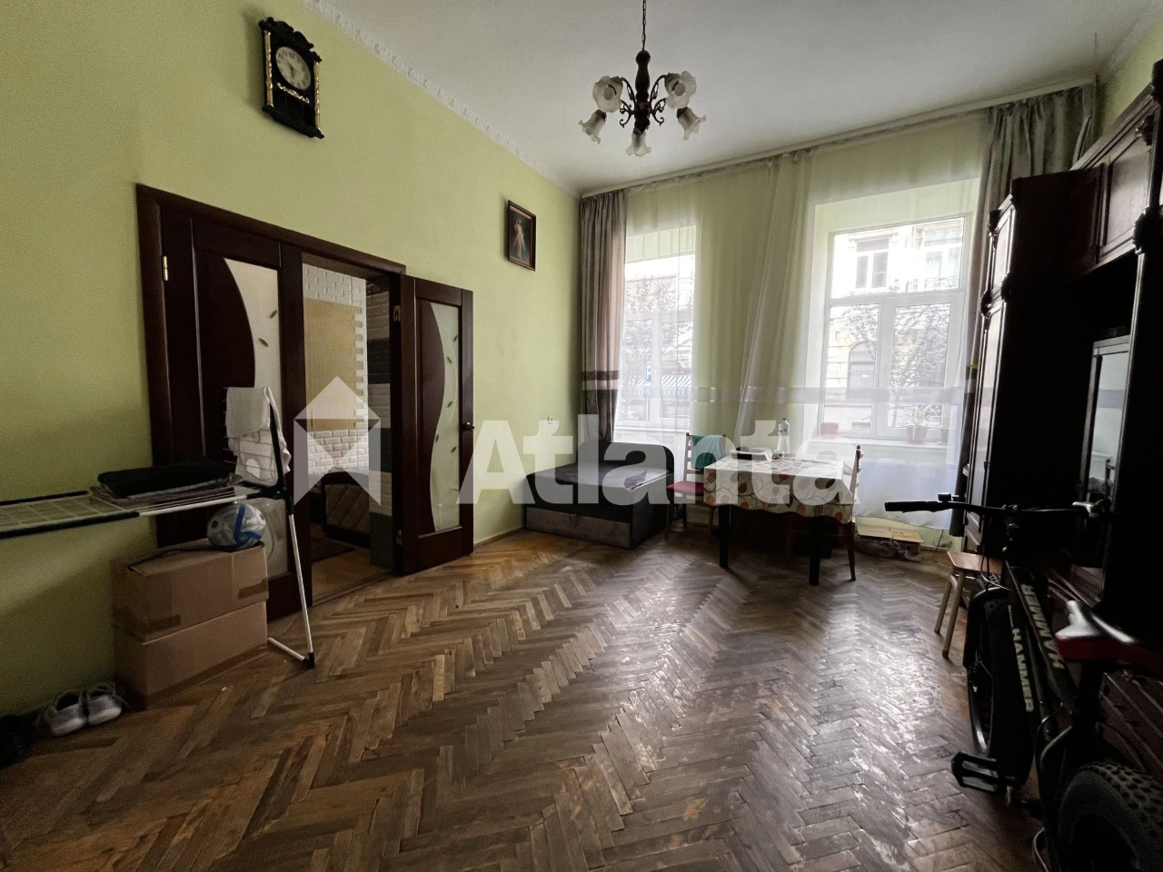 Sale of a 3-room apartment on Kotlary Street, 1st floor.