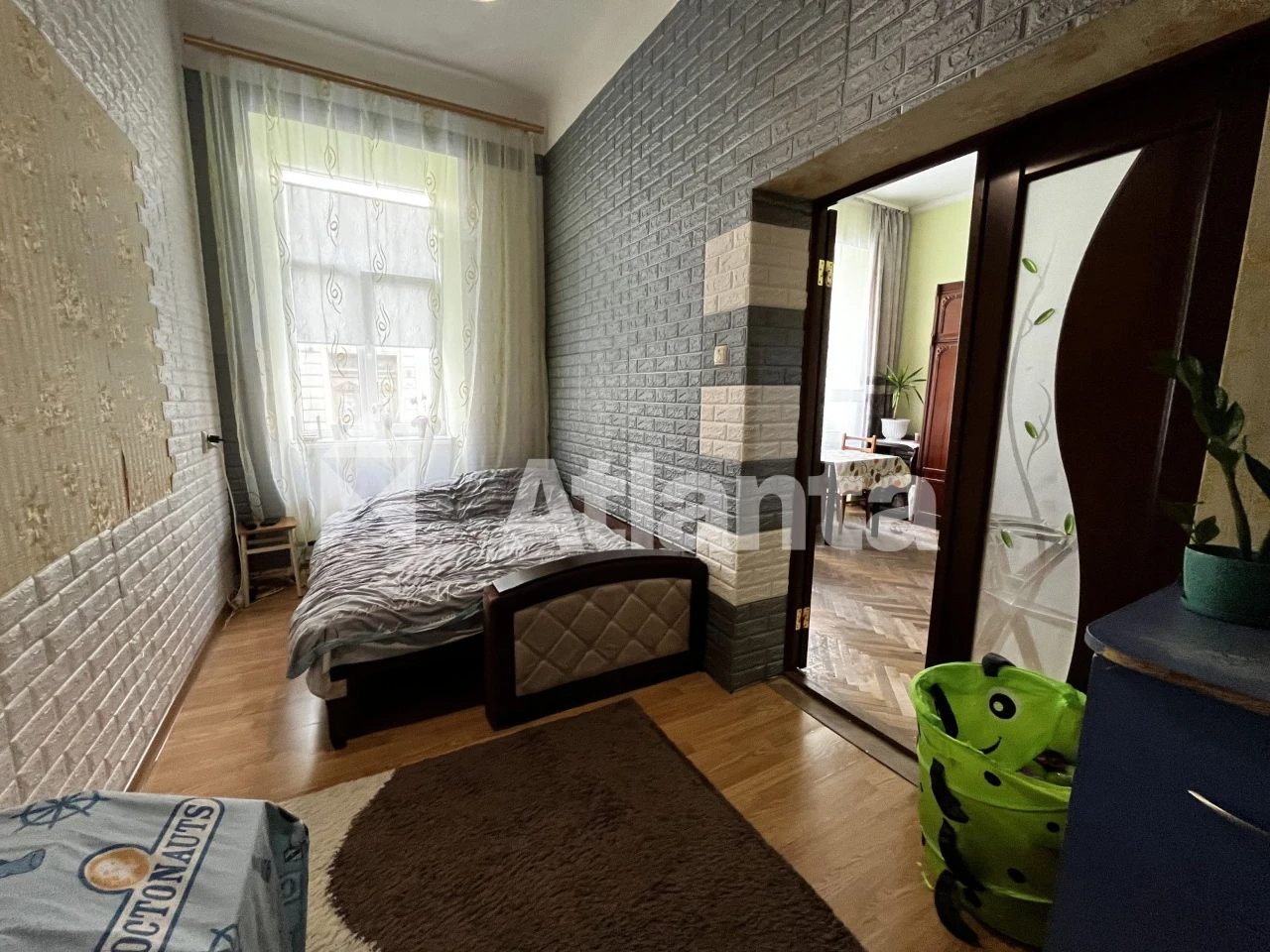 Sale of a 3-room apartment on Kotlary Street, 1st floor.