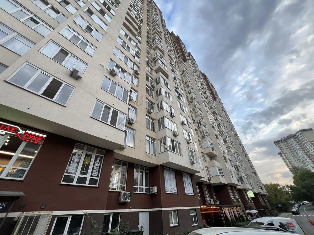 Продается студия Киев ЖК Караваєві дачі проспект Тракторостроителей
