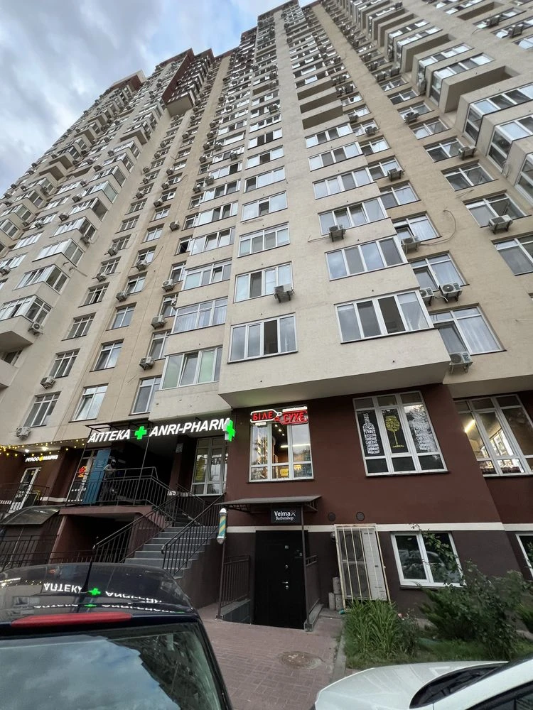 Продается студия Киев ЖК Караваєві дачі проспект Тракторостроителей