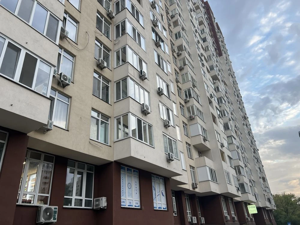 Продается студия Киев ЖК Караваєві дачі проспект Тракторостроителей