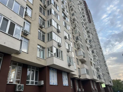Продается студия Киев ЖК Караваєві дачі проспект Тракторостроителей