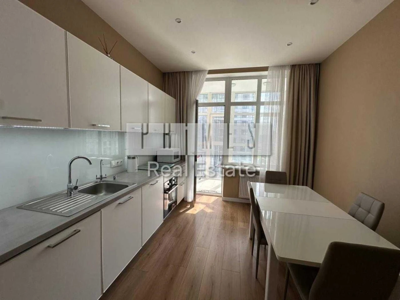 Предлагается продажа 2-комнатной квартиры площадью 82 м² в престижном ЖК «Новопечерские Липки»