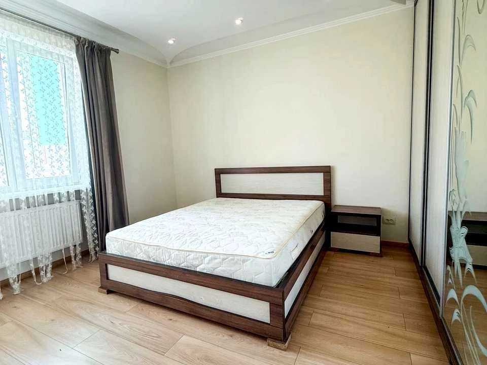 Apartment. Pasichna St.