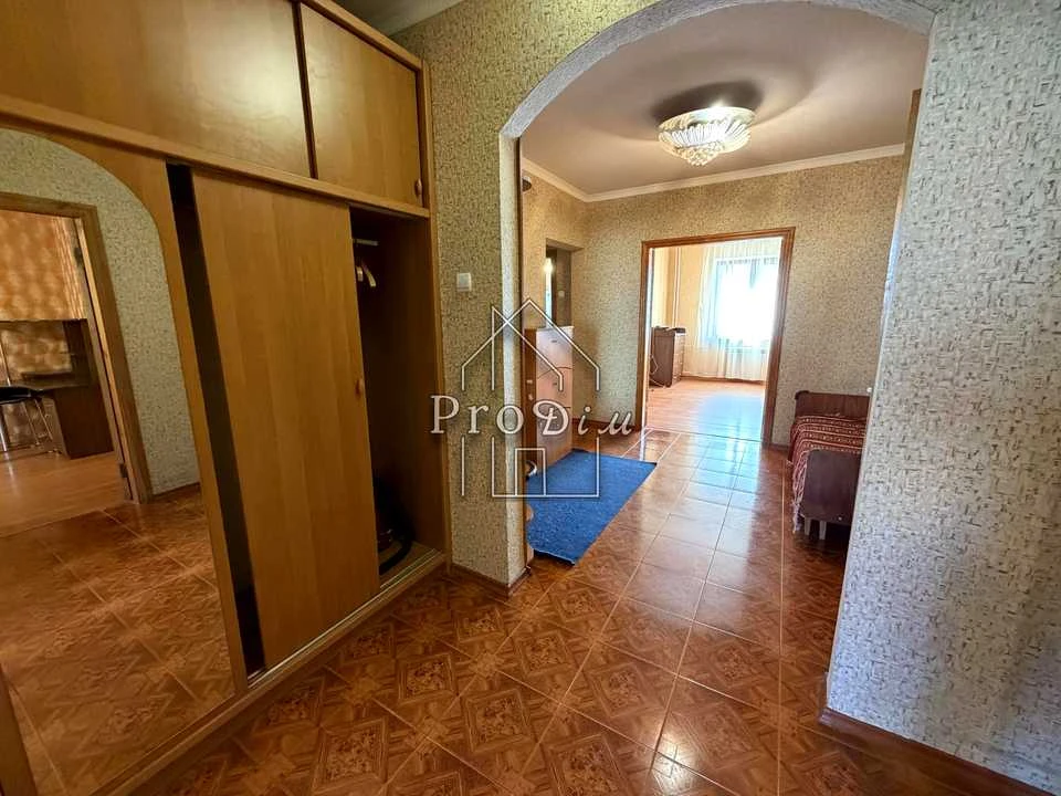 Квартира. Киев, ул. Анны Ахматовой