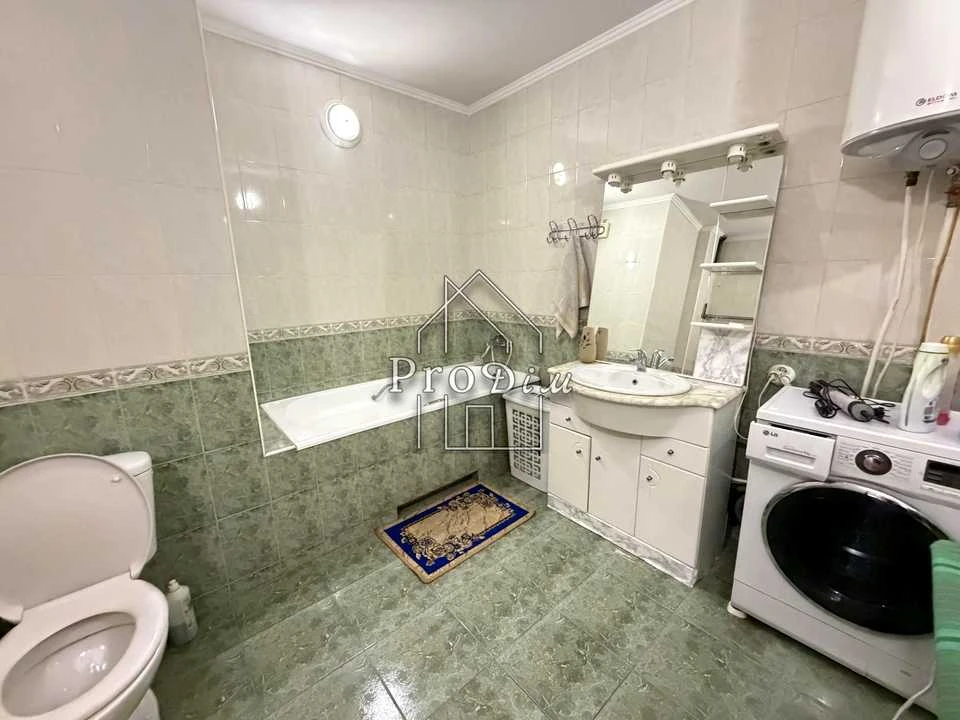 Квартира. Киев, ул. Анны Ахматовой