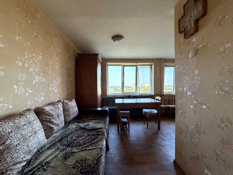 Apartment. Kyiv, Grodenska St. (Grodnenska)
