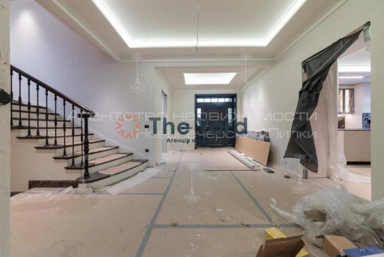 Sale of a new 4-level house, 570.6 m², Tovarna Street, 6