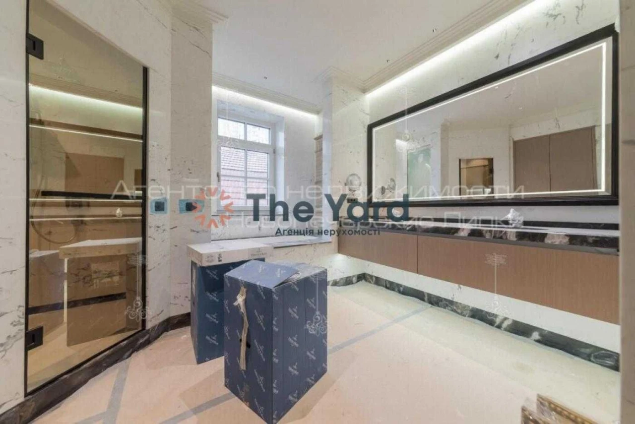 Sale of a new 4-level house, 570.6 m², Tovarna Street, 6