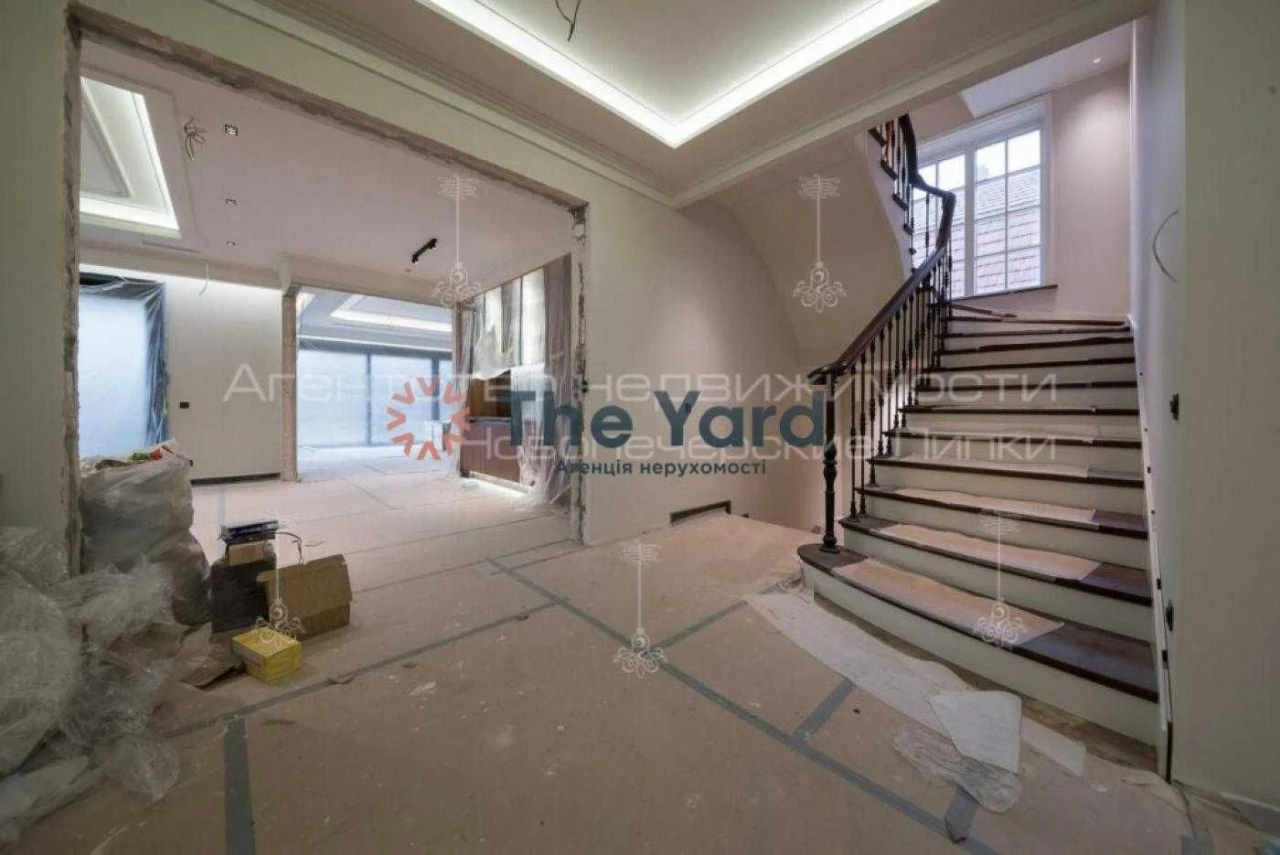 Sale of a new 4-level house, 570.6 m², Tovarna Street, 6