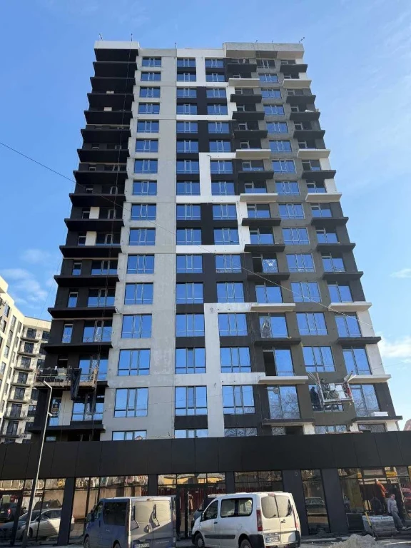 Продается 3-комнатная квартира 85 м2 в ЖК "Family Plaza" в центре города