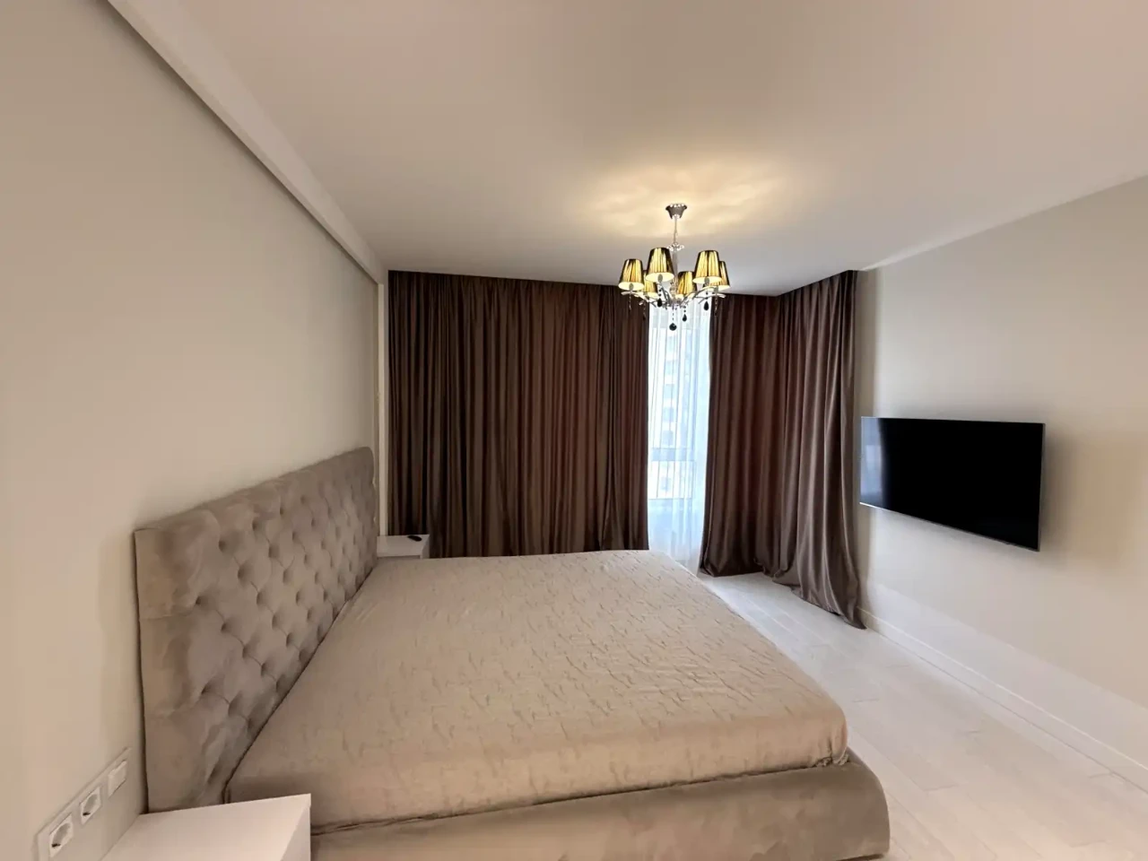 Оренда квартири 2-кімн. 62 м² 11/25 пов.