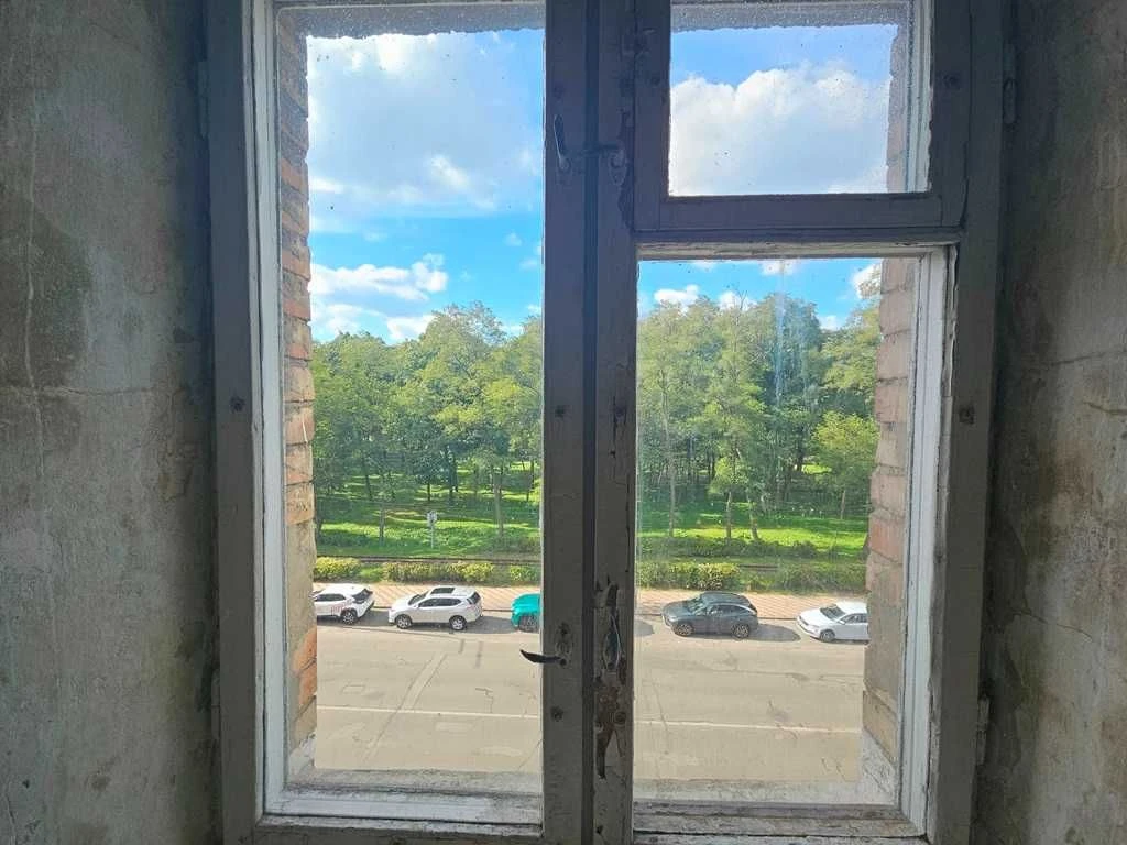 Без комиссии. Продается 2-комнатная квартира 45 м². Под капремонт.
