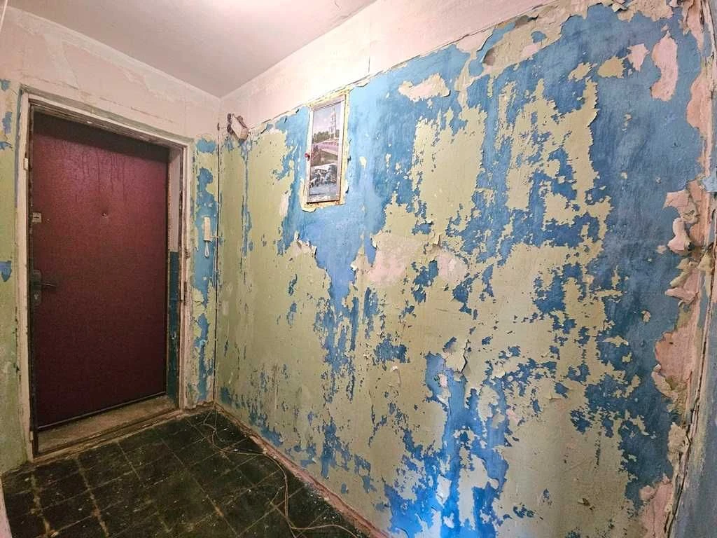Без комиссии. Продается 2-комнатная квартира 45 м². Под капремонт.