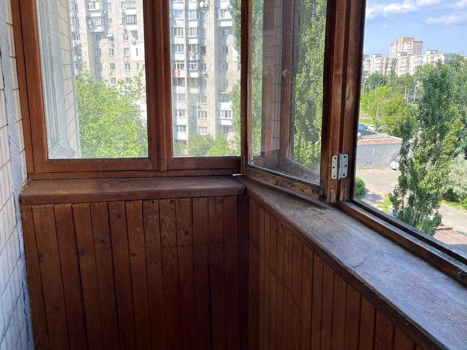 Квартира. Київ, Мілютенка вул.