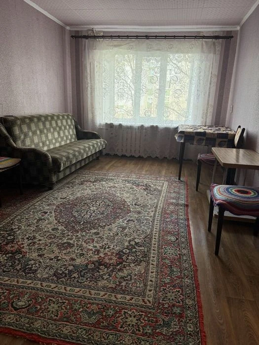 S For sale: 1-room studio apartment with its own bathroom and mini kitchen