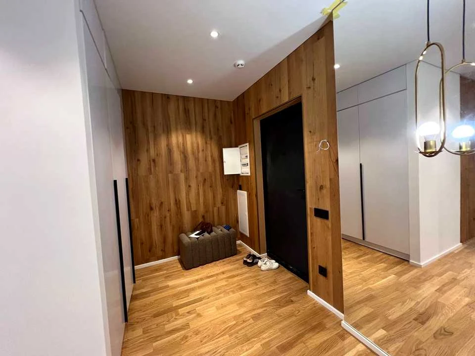 Apartment. Ivano-Frankivsk, Vovnynetska st.