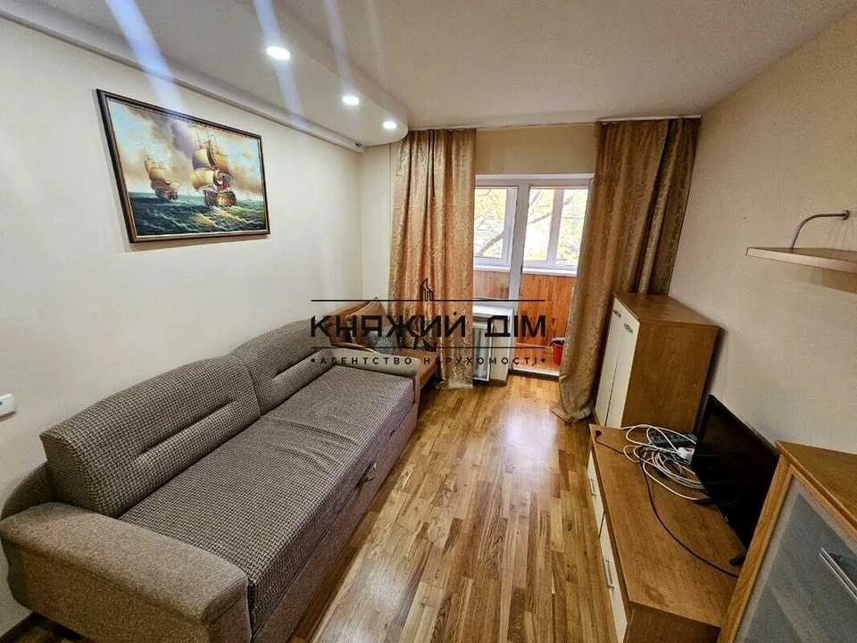 Apartment. Vasylkivska Street, Kyiv