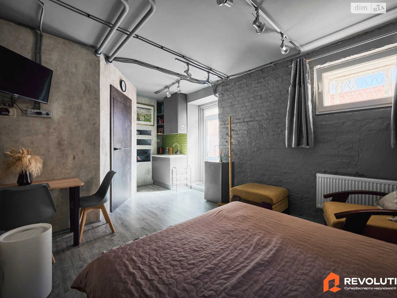 Apartment for Sale: Podil