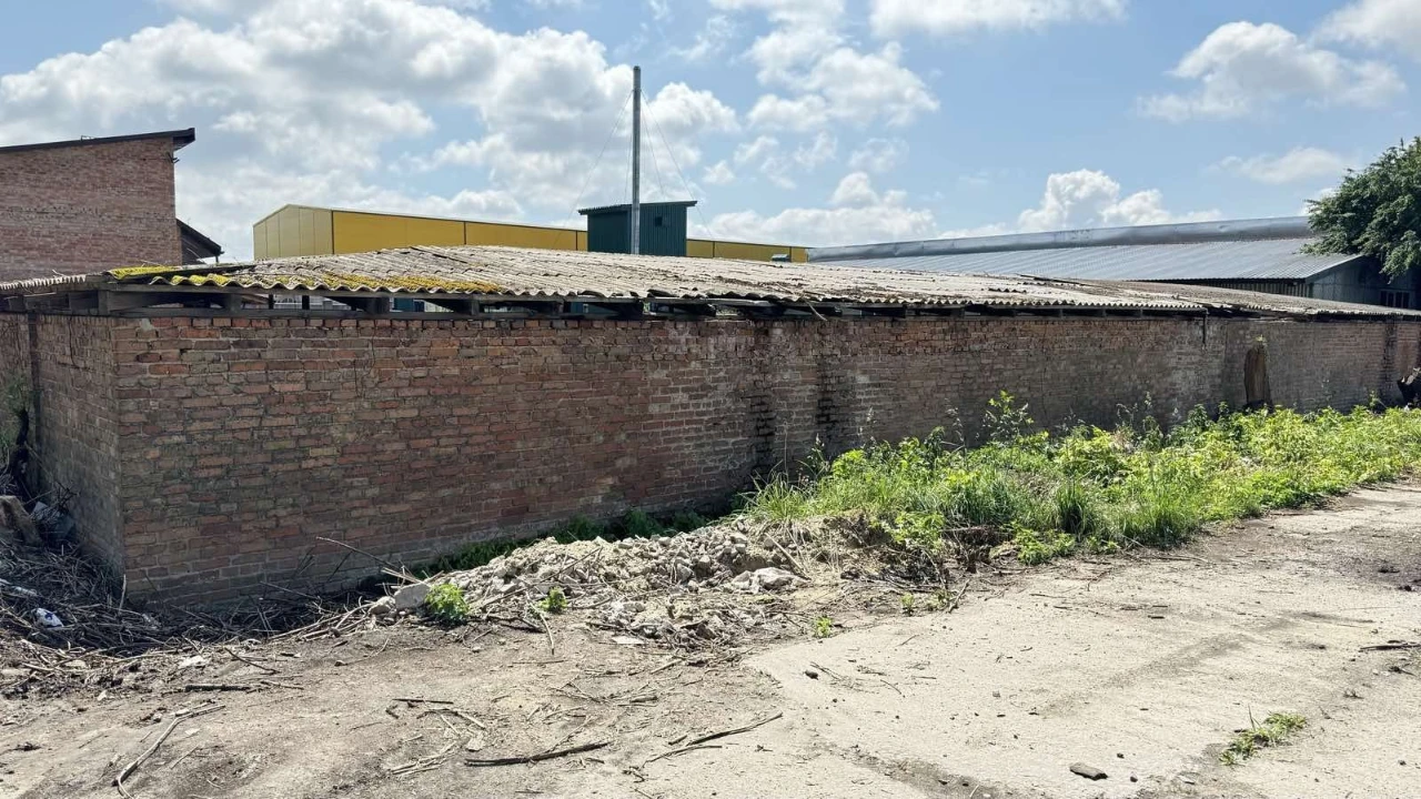 Продаж ділянки під комерцію у Рівному